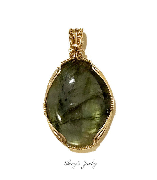 14kt Gold labradorite pendant