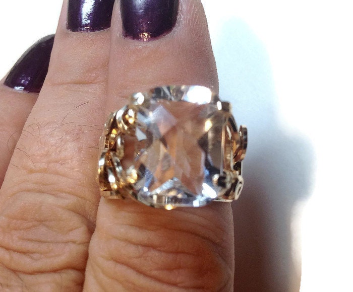 14kt Gold White topaz Solitaire ring