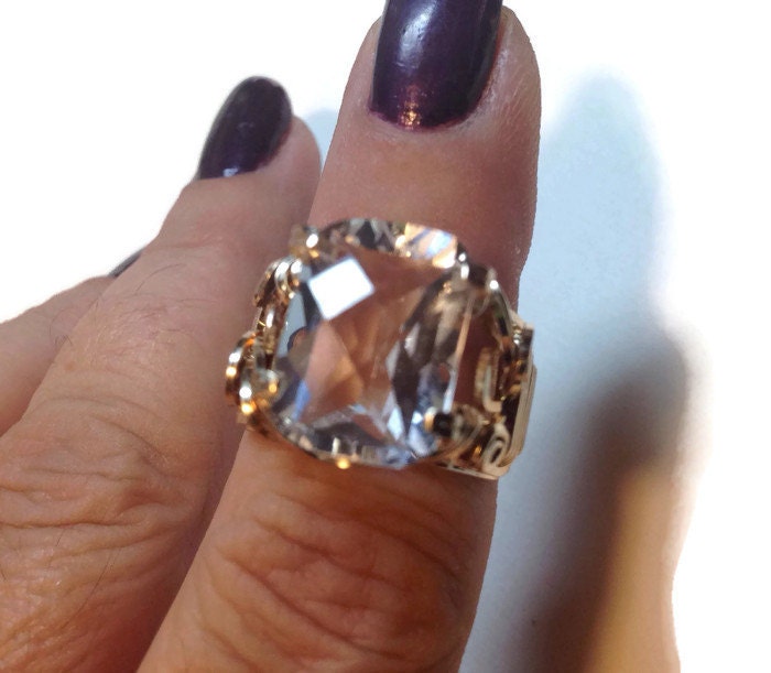 14kt Gold White topaz Solitaire ring